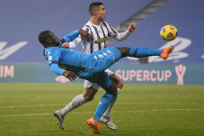 Tendangan Ronaldo Bikin...