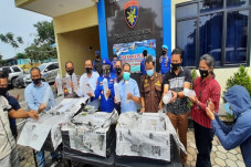 Nekat Selundupkan Benur...