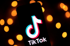 TikTok Uji Coba Fitur...