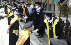 UGM Wisuda 751 Pascasarjana,...