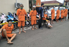 Beraksi di Hotel dan...