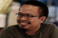 Ingin Rangkul Kekuatan...