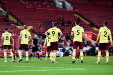 Pelatih Burnley Bahagia...