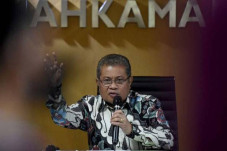 Dituding Banyak Kabulkan...