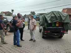 Polisi Grebek Lokasi...