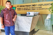Duduki Peringkat Atas...