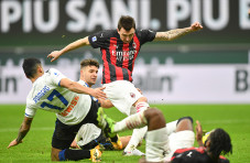 Milan Dibantai, Ibrahimovic...