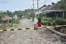 Pengungsi Banjir Bandang...