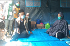 Gubernur Sulbar Menangis...