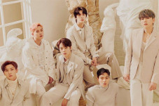 MONSTA X Tolak Tawaran...