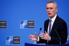 NATO Desak Rusia Perpanjang...