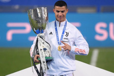 Ronaldo Ancam Bunuh...