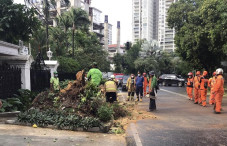 Hujan Deras Guyur Jakarta...