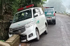 Sopir Ngantuk, Ambulans...
