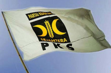 PKS Pastikan Tak Usung...