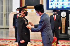 Monggo Disimak, Arah...