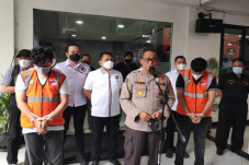 Konsumsi Sabu Bersama...