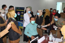Pejabat Publik dan Tenaga...