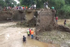 Banjir Bandang Terjang...