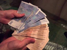 Soal Sanksi Pasar Dirham...