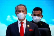 Besok, PM Malaysia Akan...