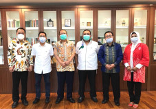 Temui Wakil Ketua MPR,...