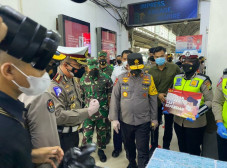 Sasar Stasiun KA Jabodetabek,...