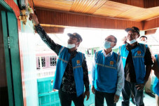 Terangi Desa Bantilang,...