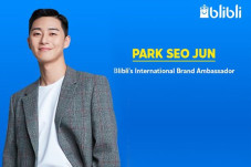 Park Seo Jun Digandeng...