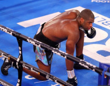 Kalah TKO, Mike Tyson...