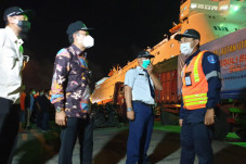 Dharma Laut Utama Salurkan...