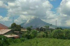 Gunung Sinabung Erupsi,...