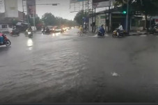 BNPB: Hujan Deras Sebabkan...