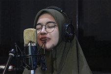 Bikin Hati Adem, Sharla...