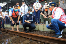 Banjir Semarang Rendam...