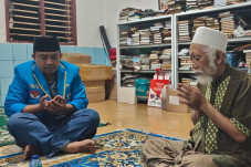 Bertemu Abuya Muhtadi,...