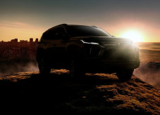 New Pajero Sport Meluncur...