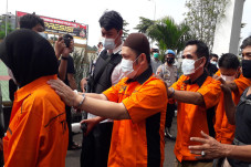 Polisi Bongkar Rumah...