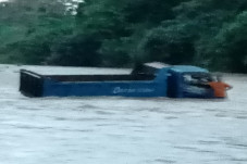 Geger, Truk Pengangkut...