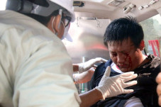 Polisi Myanmar Tembakkan...