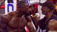 Wilder Kalah TKO dari...