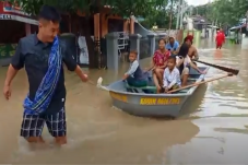 2 Hari Indramayu Dilanda...