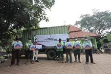 Peduli dengan Petugas...