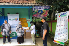 MNC Peduli Serahkan...