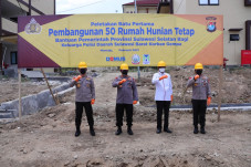 Gubernur Sulsel dan...