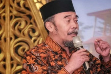 Sebelum Wafat, Prie...