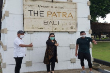 Menginap di The Patra...