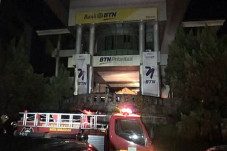 Polisi Jaga Ketat Bank...