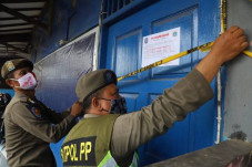 Langgar Jam Operasional...