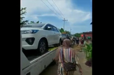 Kampung Miliarder di...